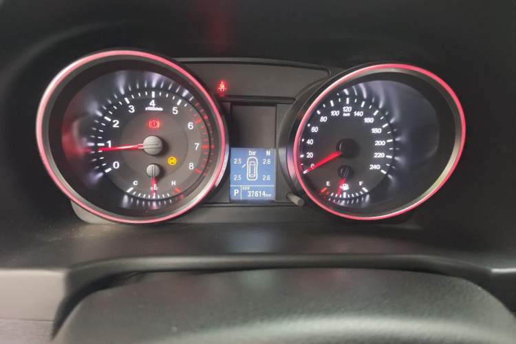 Used Haval M6 2018 Revised Version 1.5T DCT Two-Wheel Drive Elite Edition Odometer Close Up