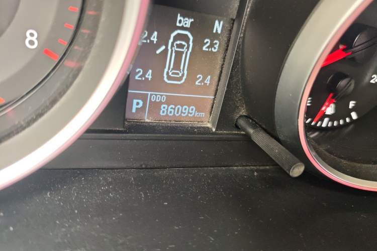 Used Haval M6 2018 1.5T DCT Two-Wheel Drive Elite Model Odometer Close Up