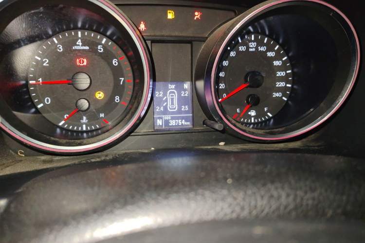 Used Haval M6 2018 1.5T DCT Two-Wheel Drive Elite Model Odometer Close Up