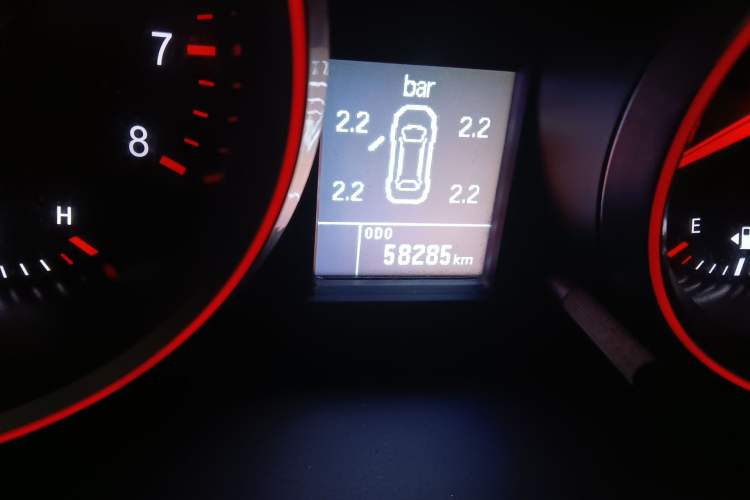 Used Haval M6 2018 1.5T Manual Two-Wheel Drive Elite Model Odometer Close Up