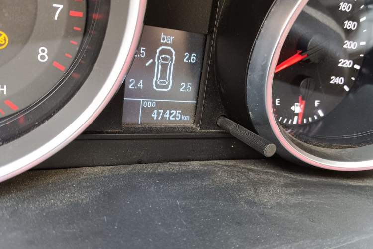 Used Haval M6 2018 1.5T Manual Two-Wheel Drive Elite Model Odometer Close Up