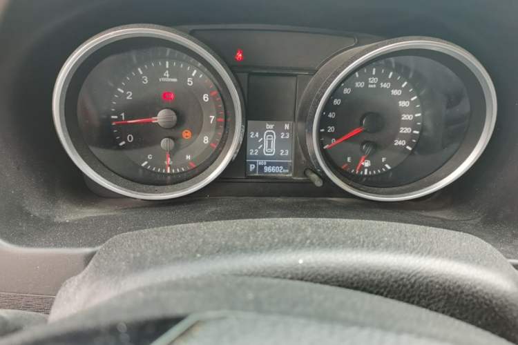 Used Haval M6 2018 1.5T DCT Two-Wheel Drive Elite Model Odometer Close Up