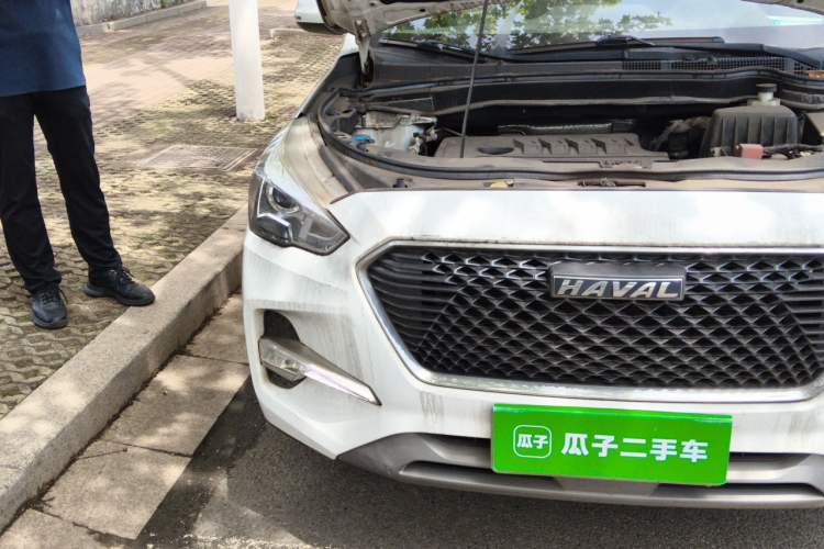 Used Haval M6 2018 Revised Version 1.5T DCT Two-Wheel Drive Elite Edition Right Front Headlight