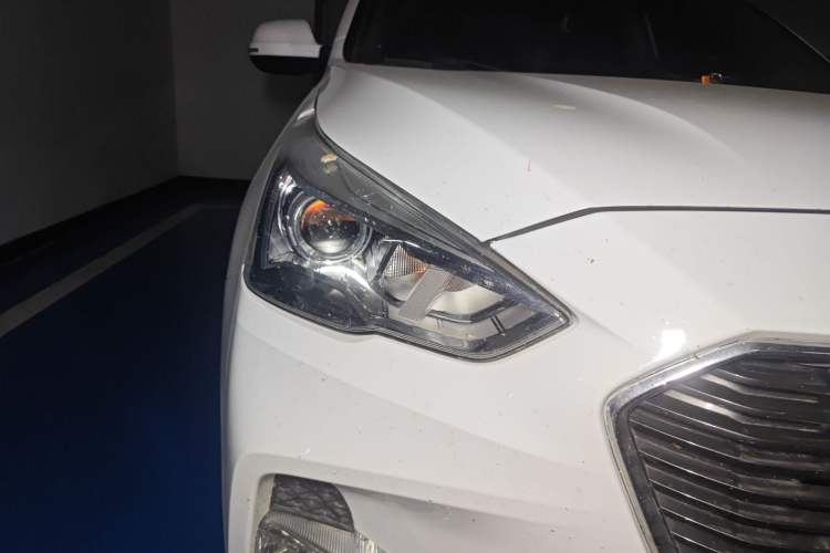 Used Haval M6 2018 1.5T Manual Two-Wheel Drive Urban Model Right Front Headlight
