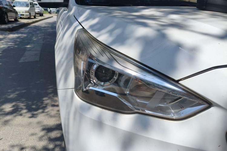 Used Haval M6 2018 1.5T Manual Two-Wheel Drive Elite Model Right Front Headlight