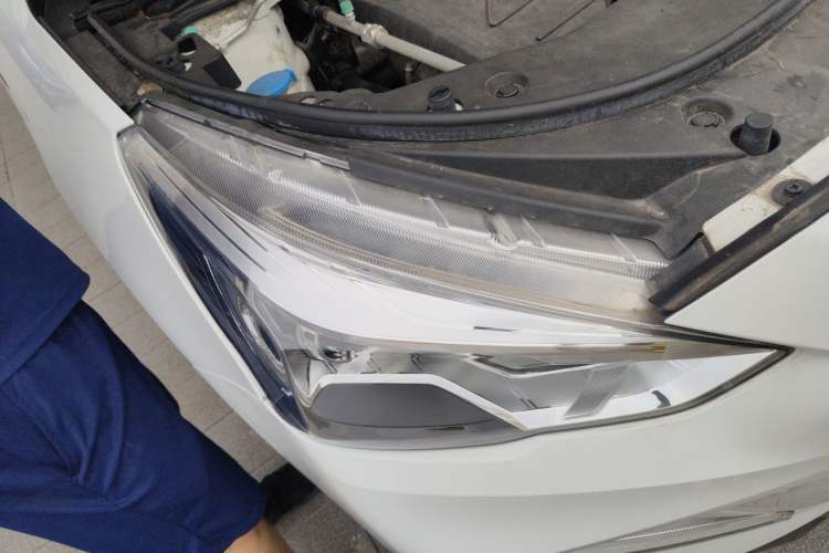Used Haval M6 2018 1.5T Manual Two-Wheel Drive Elite Model Right Front Headlight