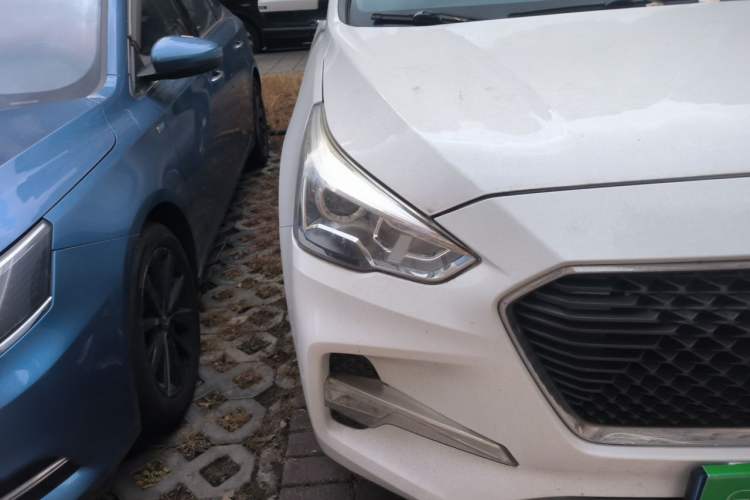 Used Haval M6 2018 1.5T Manual Two-Wheel Drive Elite Model Right Front Headlight