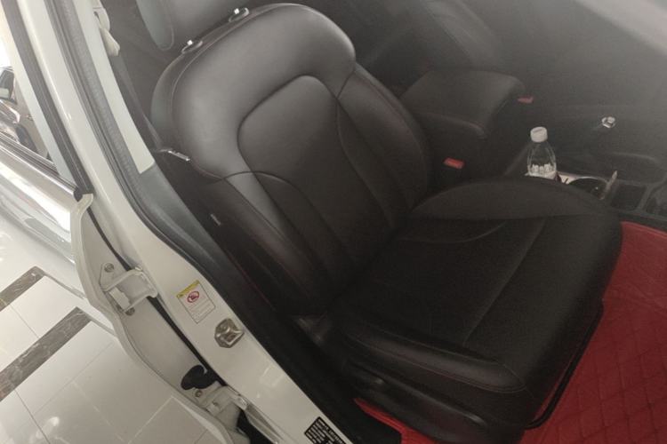 Used Haval M6 2018 Revised Version 1.5T DCT Two-Wheel Drive Elite Edition Right Front Seat