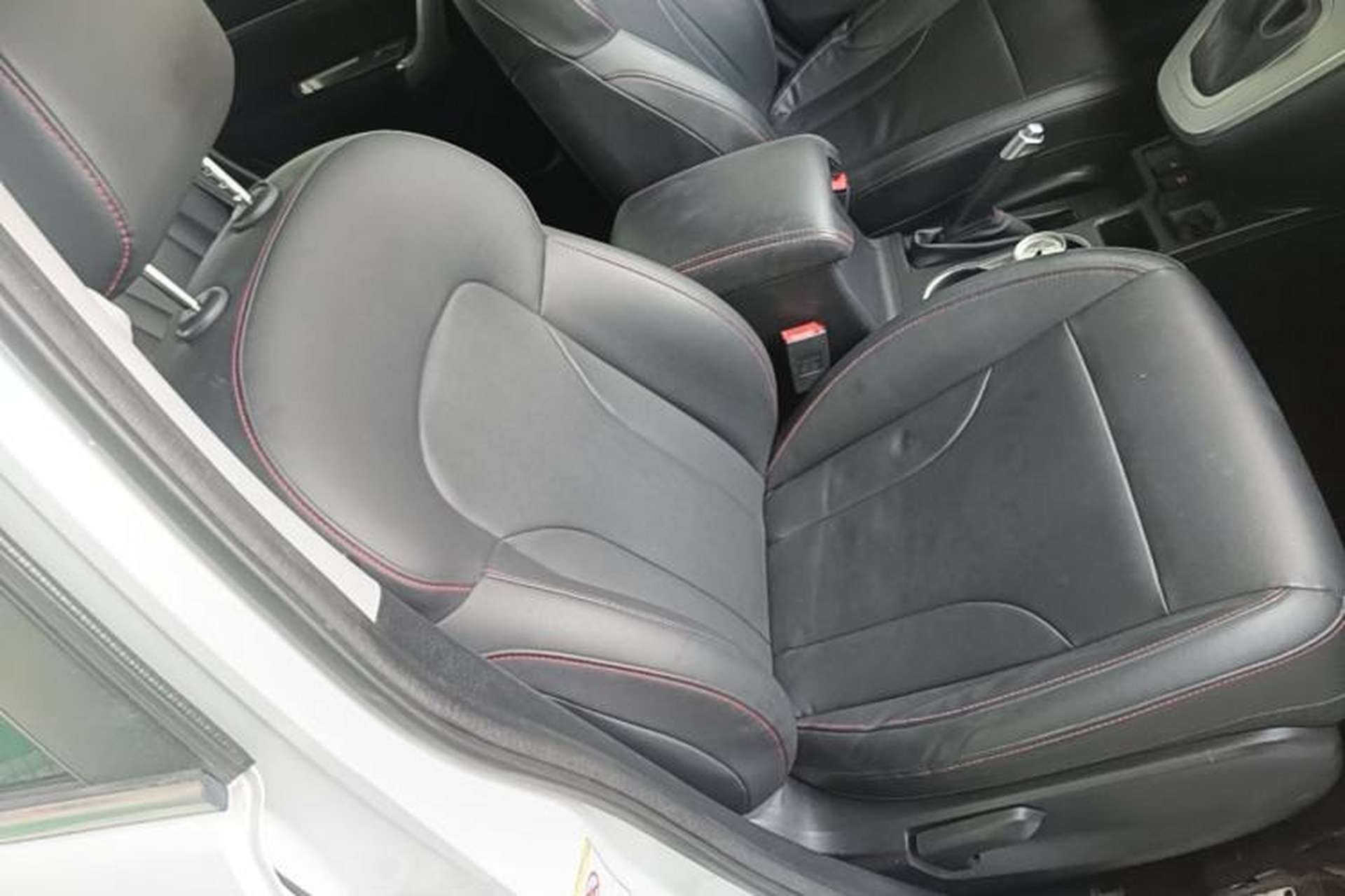 Used Haval M6 2018 Revised Version 1.5T DCT Two-Wheel Drive Elite Edition Right Front Seat