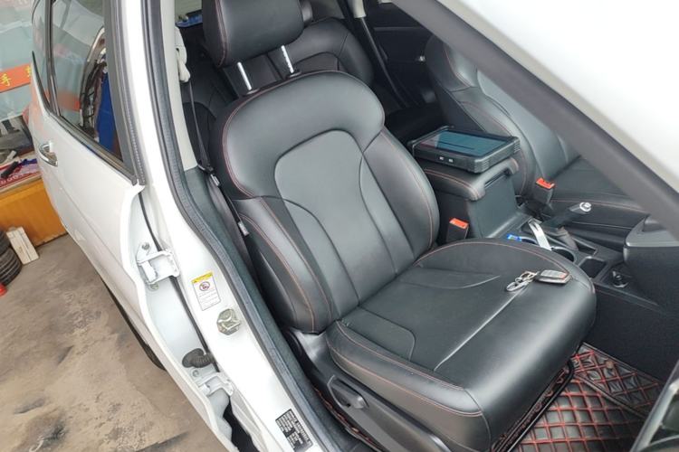 Used Haval M6 2018 Revised Version 1.5T DCT Two-Wheel Drive Elite Edition Right Front Seat