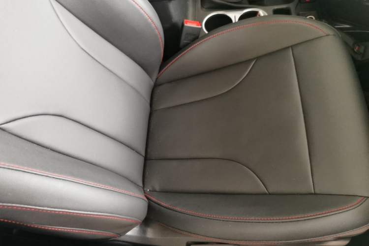 Used Haval M6 2018 1.5T DCT Two-Wheel Drive Elite Model Right Front Seat