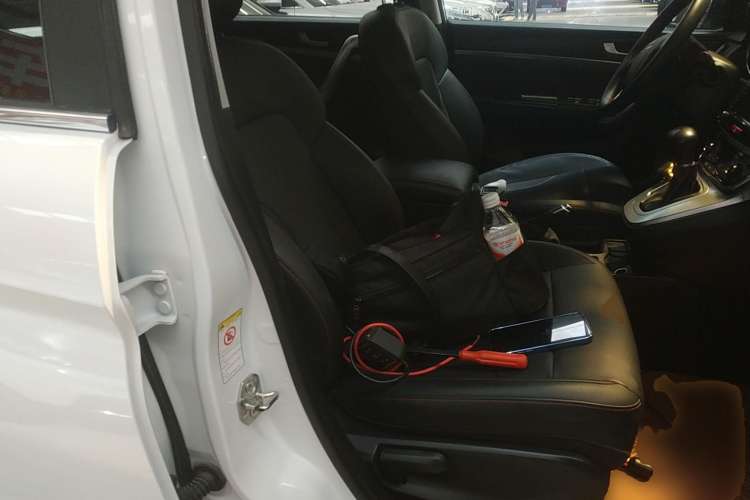 Used Haval M6 2018 Revised Version 1.5T DCT Two-Wheel Drive Elite Edition Right Front Seat