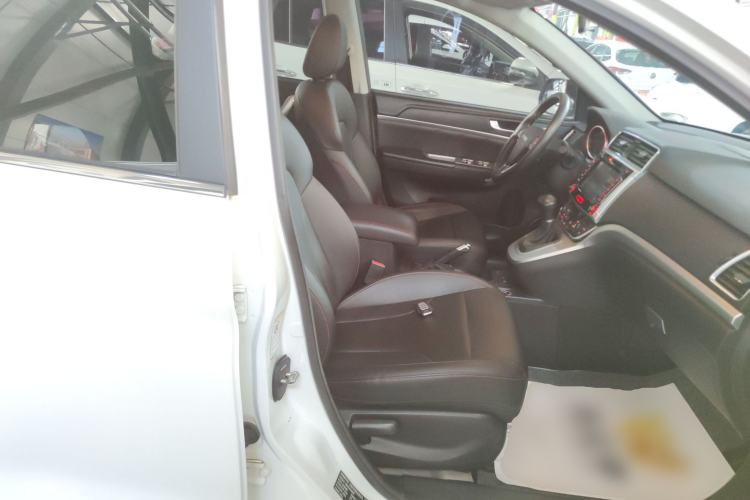 Used Haval M6 2018 Revised Version 1.5T DCT Two-Wheel Drive Elite Edition Right Front Seat