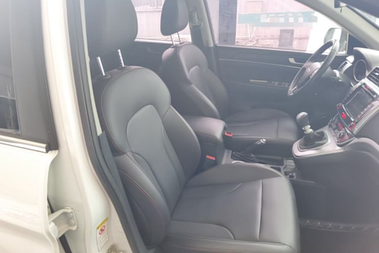 Used Haval M6 2018 1.5T Manual Two-Wheel Drive Elite Model Right Front Seat