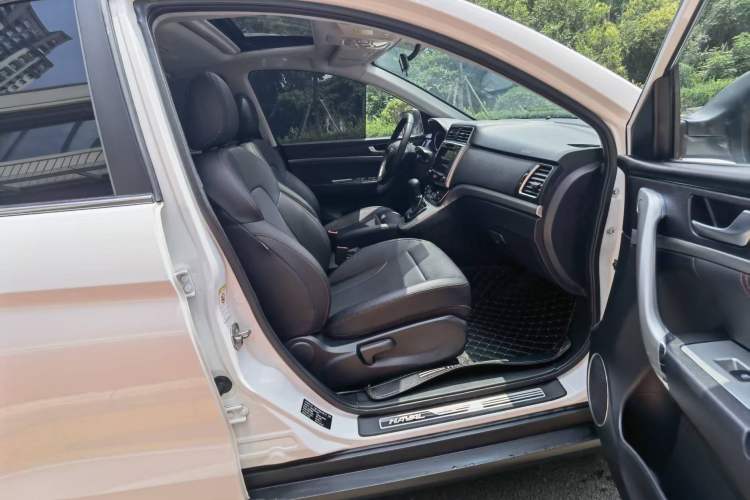 Used Haval M6 2018 Revised Version 1.5T DCT Two-Wheel Drive Elite Edition Right Front Seat