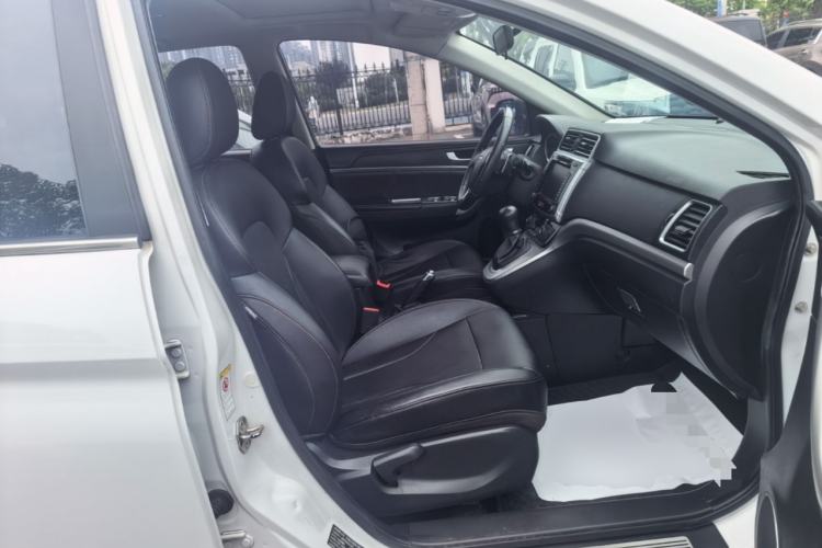 Used Haval M6 2018 1.5T DCT Two-Wheel Drive Elite Model Right Front Seat