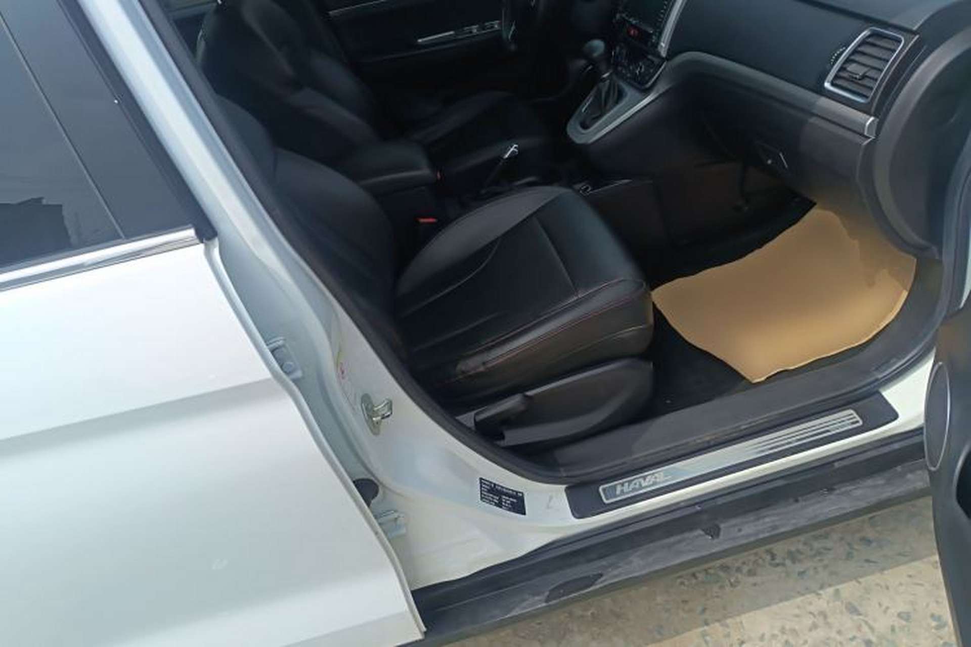 Used Haval M6 2018 Revised Version 1.5T DCT Two-Wheel Drive Elite Edition Right Front Seat