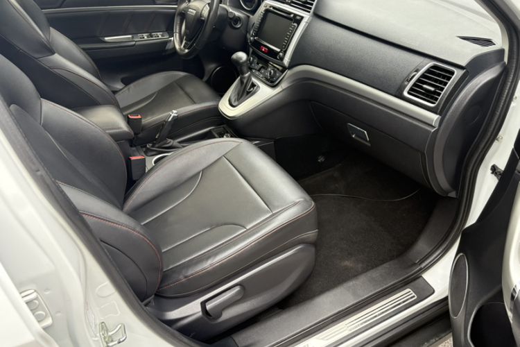 Used Haval M6 2018 Revised Version 1.5T DCT Two-Wheel Drive Elite Edition Right Front Seat