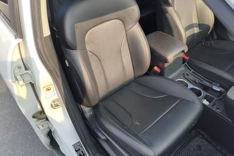 Used Haval M6 2018 1.5T DCT Two-Wheel Drive Elite Model Right Front Seat