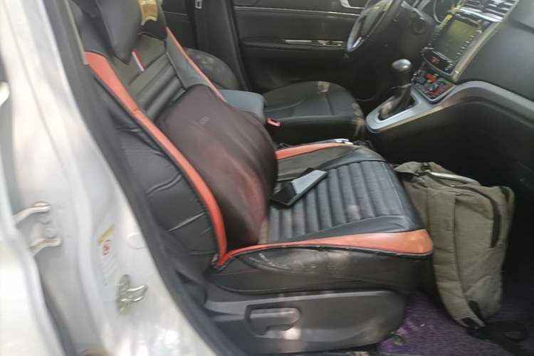 Used Haval M6 2018 Revised Version 1.5T DCT Two-Wheel Drive Elite Edition Right Front Seat