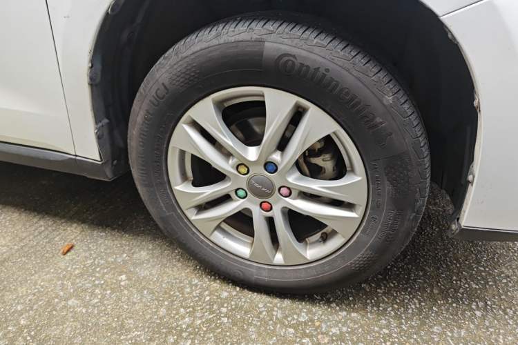 Used Haval M6 2018 1.5T Manual Two-Wheel Drive Elite Model Right Front Wheel Hub