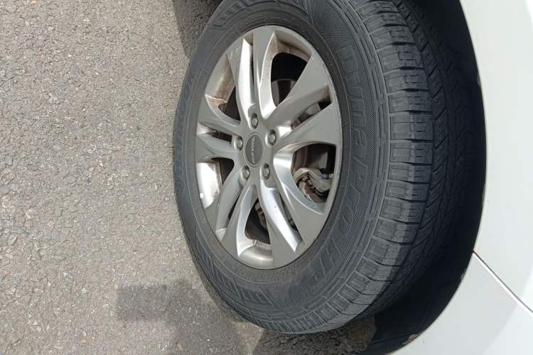 Used Haval M6 2018 1.5T Manual Two-Wheel Drive Urban Model Right Front Wheel Hub