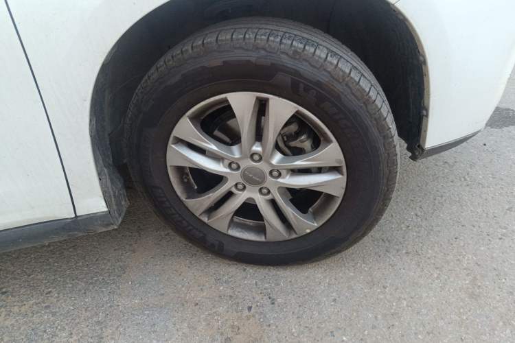 Used Haval M6 2018 1.5T Manual Two-Wheel Drive Elite Model Right Front Wheel Hub