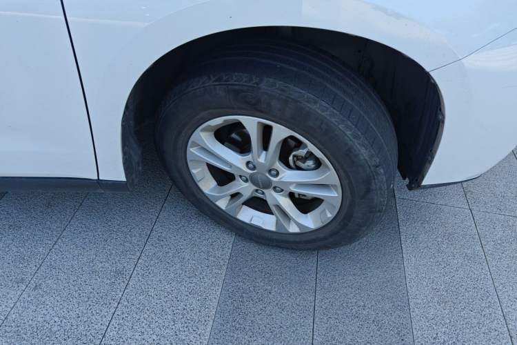 Used Haval M6 2018 1.5T DCT Two-Wheel Drive Elite Model Right Front Wheel Hub