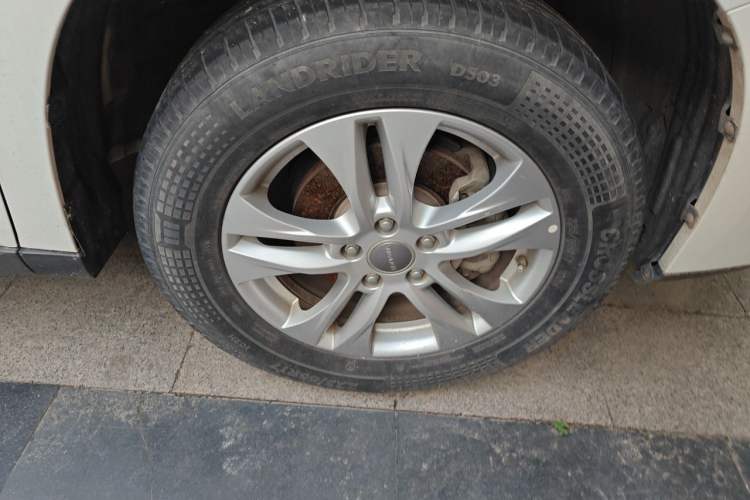 Used Haval M6 2018 1.5T Manual Two-Wheel Drive Elite Model Right Front Wheel Hub