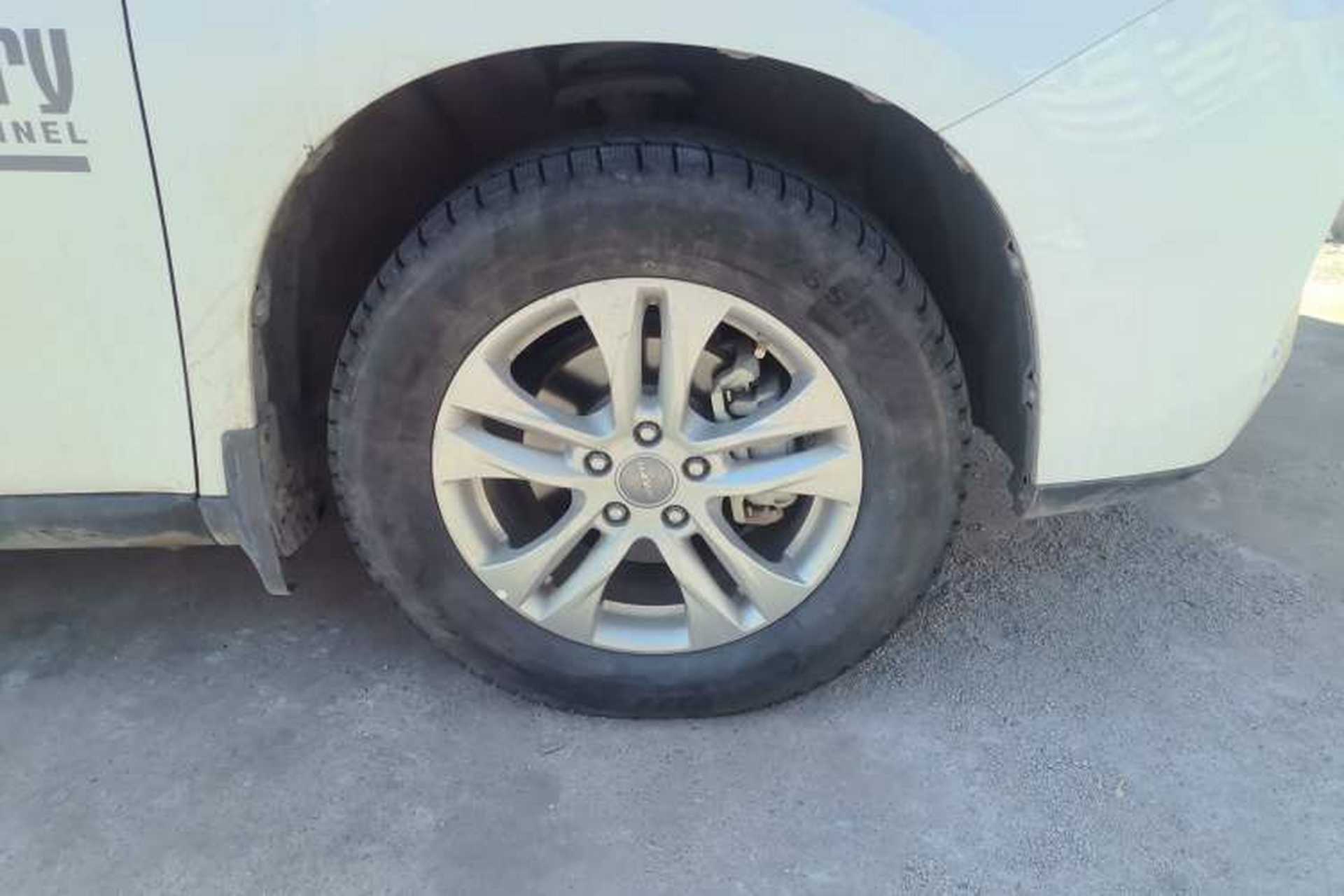 Used Haval M6 2018 1.5T Manual Two-Wheel Drive Elite Model Right Front Wheel Hub