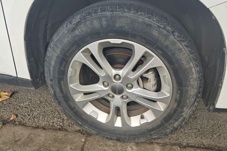 Used Haval M6 2018 1.5T DCT Two-Wheel Drive Elite Model Right Front Wheel Hub