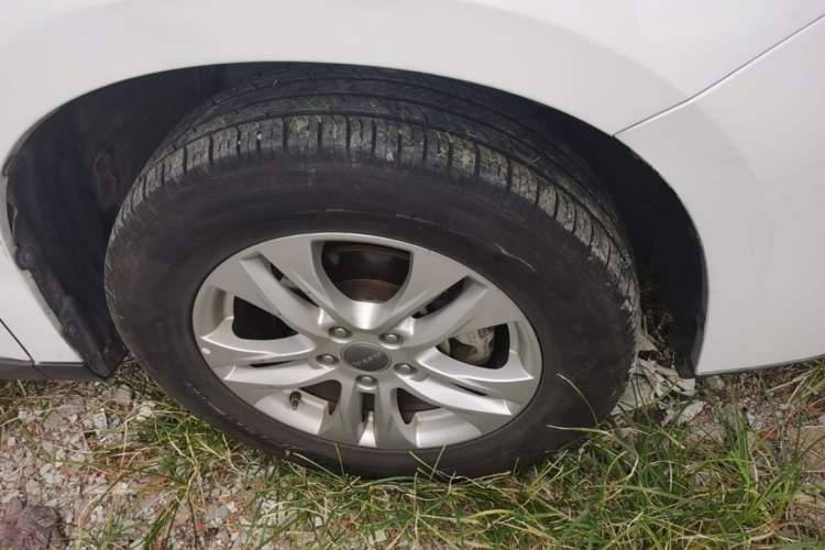 Used Haval M6 2018 1.5T DCT Two-Wheel Drive Elite Model Right Front Wheel Hub