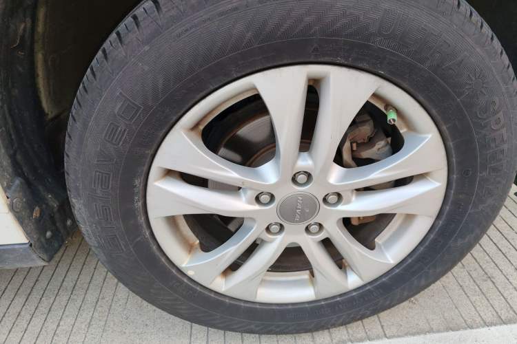 Used Haval M6 2018 1.5T DCT Two-Wheel Drive Elite Model Right Front Wheel Hub