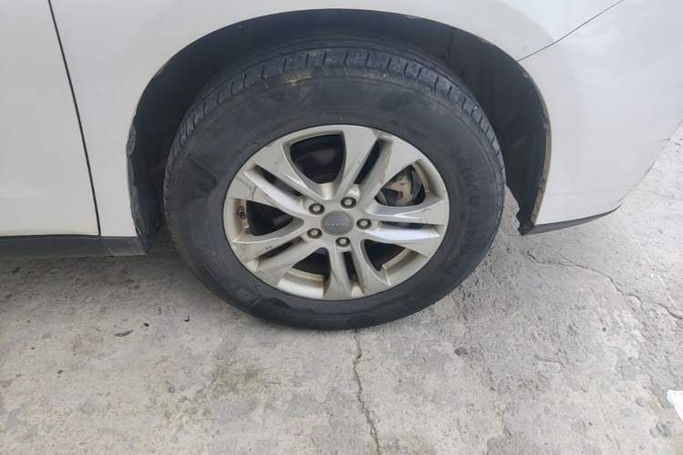 Used Haval M6 2018 Revised Version 1.5T DCT Two-Wheel Drive Elite Edition Right Front Wheel Hub