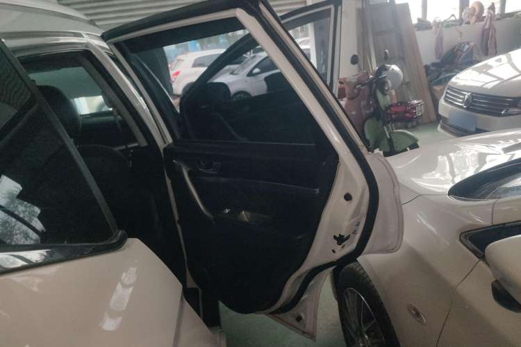 Used Haval M6 2018 Revised Version 1.5T DCT Two-Wheel Drive Elite Edition Right Rear Door Interior