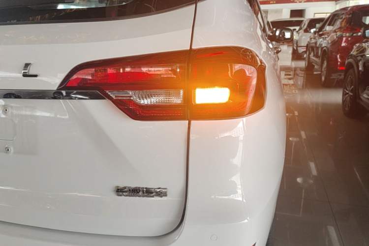 Used Haval M6 2018 Revised Version 1.5T DCT Two-Wheel Drive Elite Edition Right Rear Taillight
