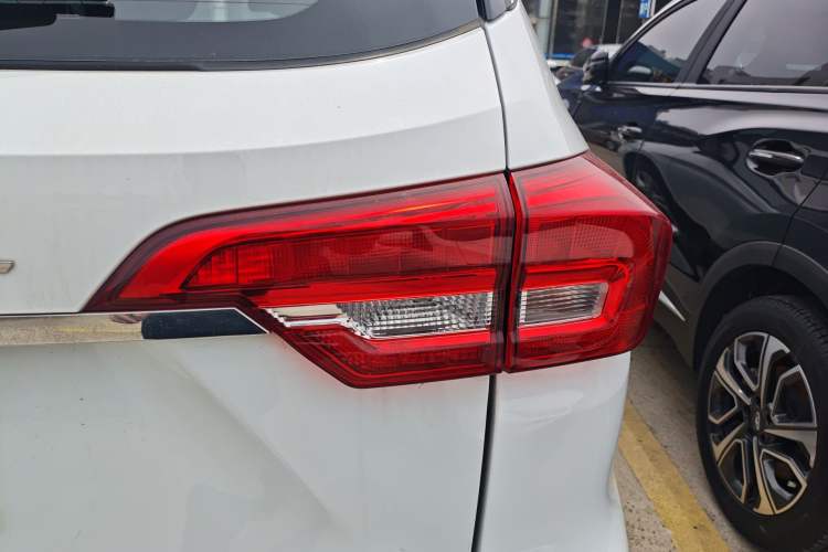 Used Haval M6 2018 Revised Version 1.5T DCT Two-Wheel Drive Elite Edition Right Rear Taillight