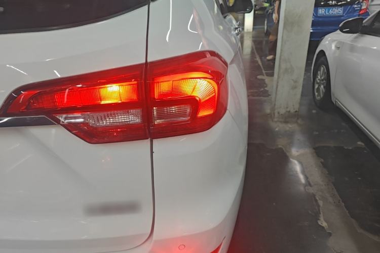 Used Haval M6 2018 Revised Version 1.5T DCT Two-Wheel Drive Elite Edition Right Rear Taillight