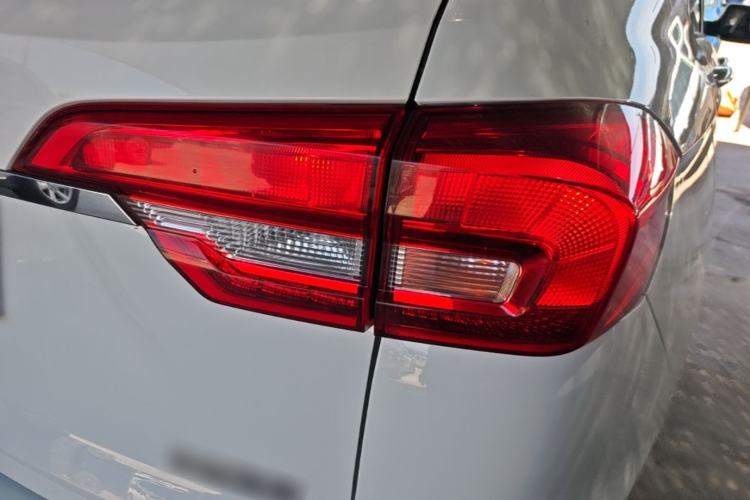 Used Haval M6 2018 1.5T Manual Two-Wheel Drive Elite Model Right Rear Taillight