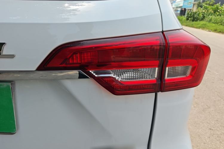 Used Haval M6 2018 Revised Version 1.5T DCT Two-Wheel Drive Elite Edition Right Rear Taillight