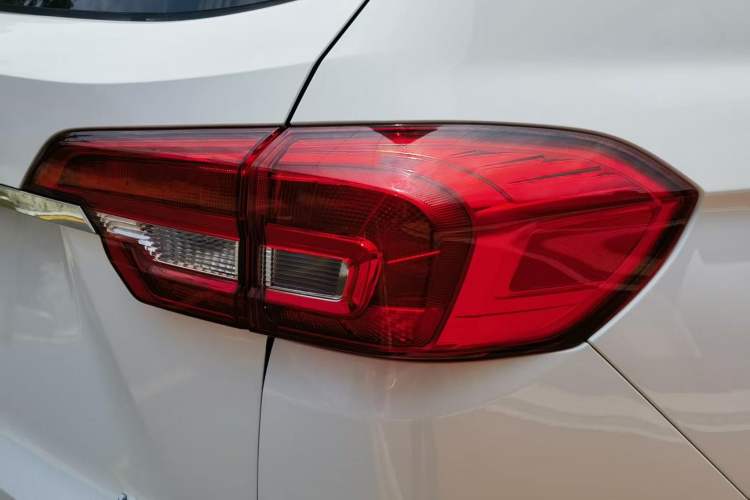 Used Haval M6 2018 Revised Version 1.5T DCT Two-Wheel Drive Elite Edition Right Rear Taillight
