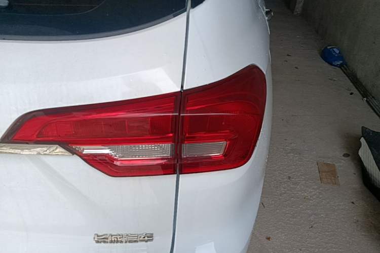 Used Haval M6 2018 1.5T Manual Two-Wheel Drive Elite Model Right Rear Taillight