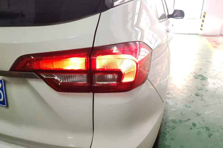 Used Haval M6 2018 Revised Version 1.5T DCT Two-Wheel Drive Elite Edition Right Rear Taillight