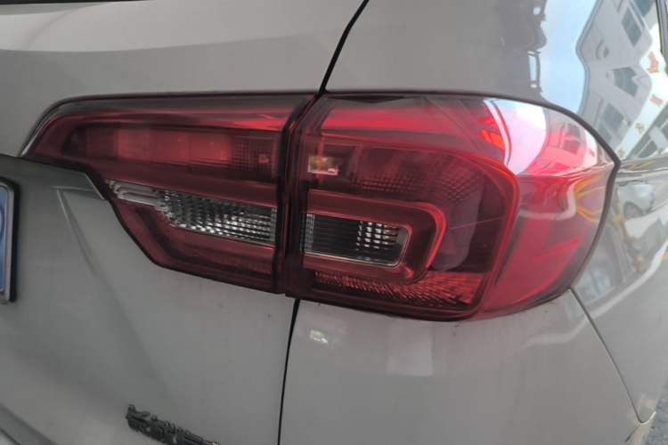 Used Haval M6 2018 Revised Version 1.5T DCT Two-Wheel Drive Elite Edition Right Rear Taillight