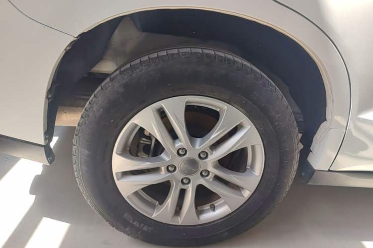 Used Haval M6 2018 1.5T Manual Two-Wheel Drive Elite Model Right Rear Wheel Hub