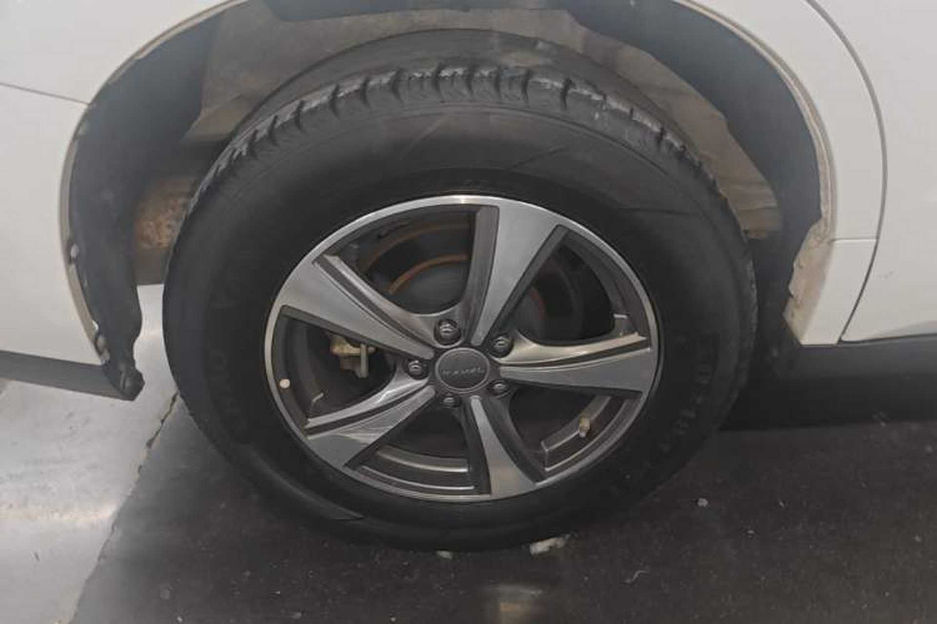 Used Haval M6 2018 Revised Version 1.5T DCT Two-Wheel Drive Elite Edition Right Rear Wheel Hub