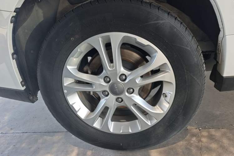 Used Haval M6 2018 1.5T Manual Two-Wheel Drive Elite Model Right Rear Wheel Hub