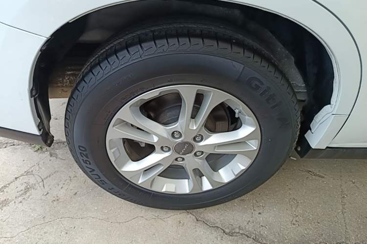 Used Haval M6 2018 1.5T DCT Two-Wheel Drive Elite Model Right Rear Wheel Hub