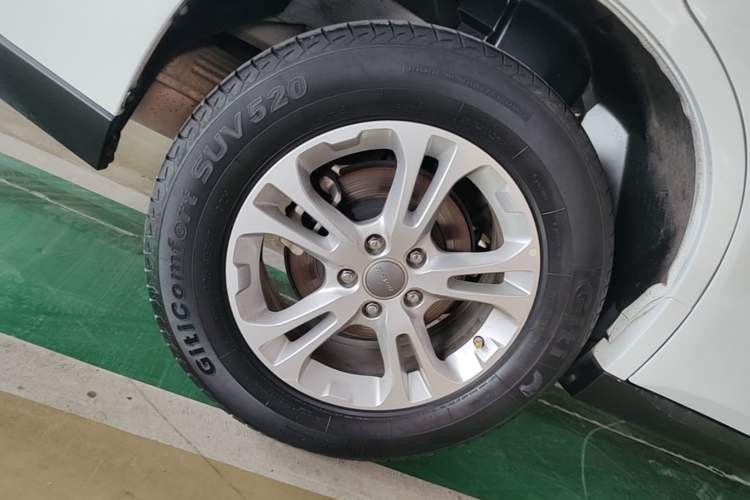 Used Haval M6 2018 1.5T DCT Two-Wheel Drive Elite Model Right Rear Wheel Hub