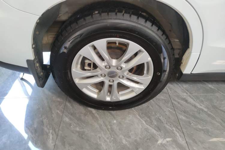 Used Haval M6 2018 Revised Version 1.5T DCT Two-Wheel Drive Elite Edition Right Rear Wheel Hub